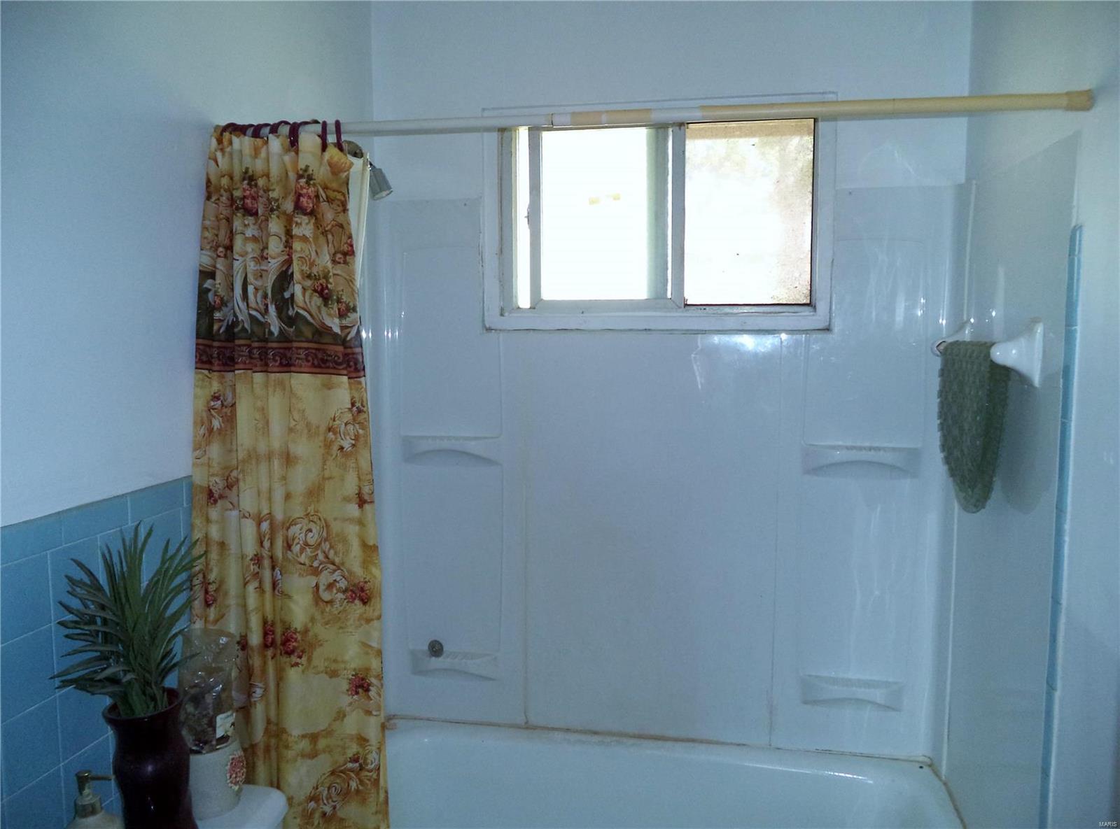 931 Raford Court St. Louis, MO 63137 - Photo 13 of 40 Gallery Image 13