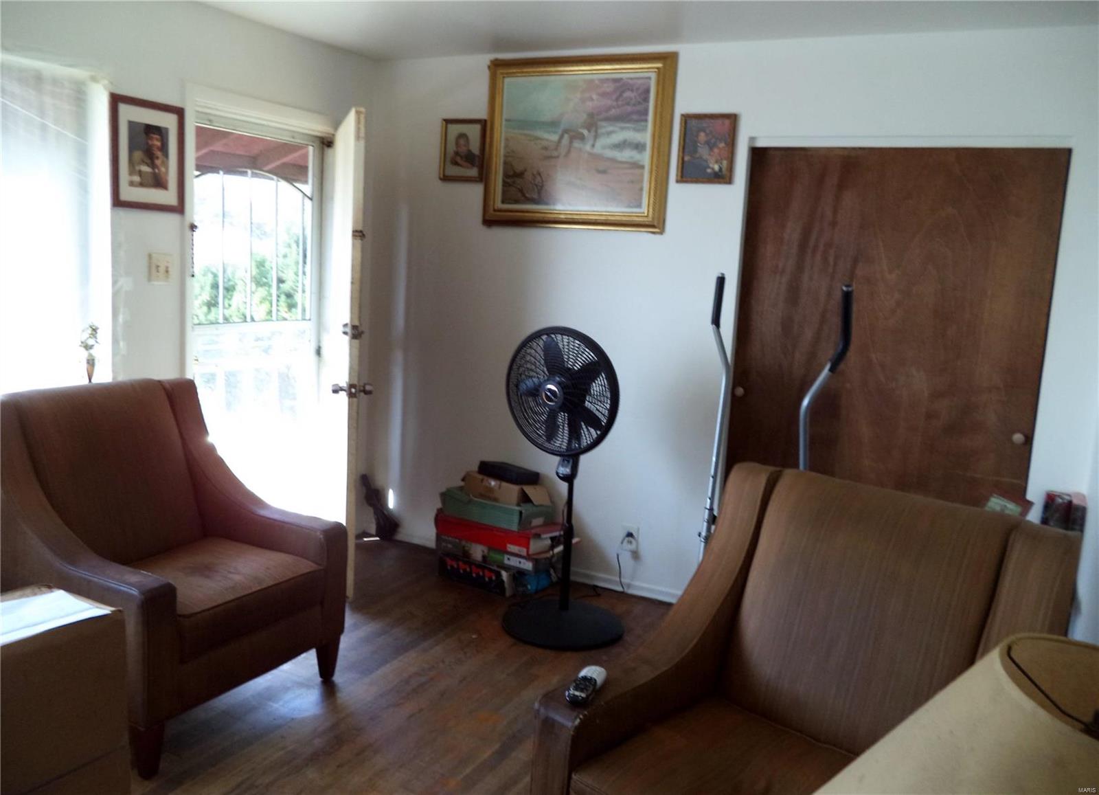 931 Raford Court St. Louis, MO 63137 - Photo 4 of 40 Gallery Image 4