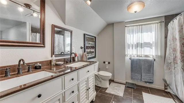 $205,000 | 1109 North Washington Street, Nevada, MO 64772