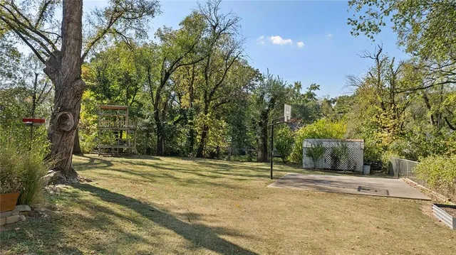 $205,000 | 1109 North Washington Street, Nevada, MO 64772