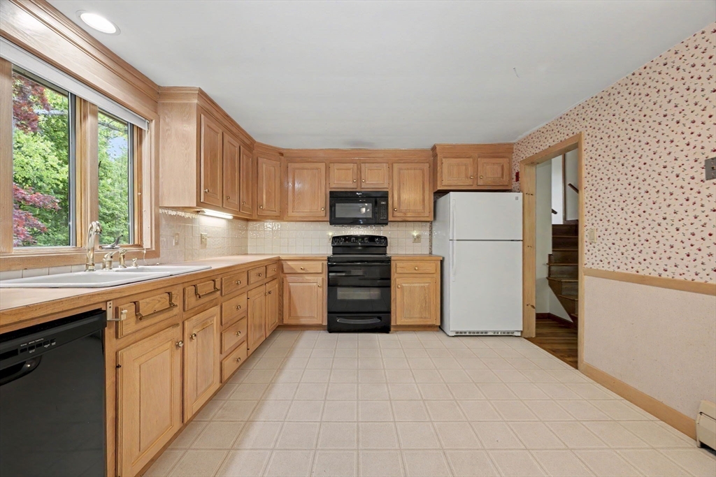 26 Arlington Road Burlington, MA 01803 - Photo 6 of 26