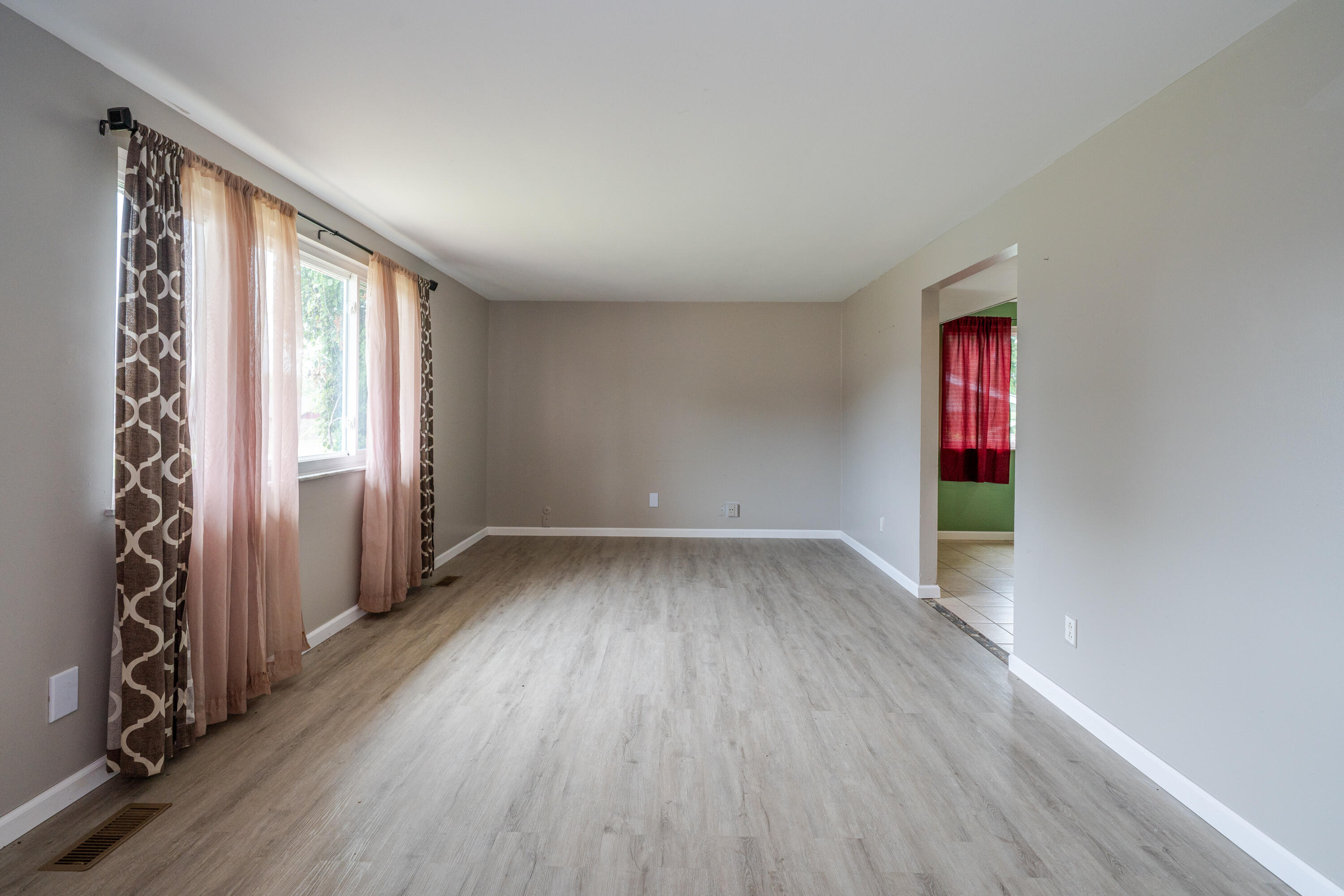 4931 Longford Road Dayton, OH 45424 - Photo 3 of 53