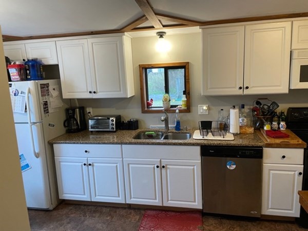 85 Park Road Charlton, MA 01507 - Photo 12 of 20