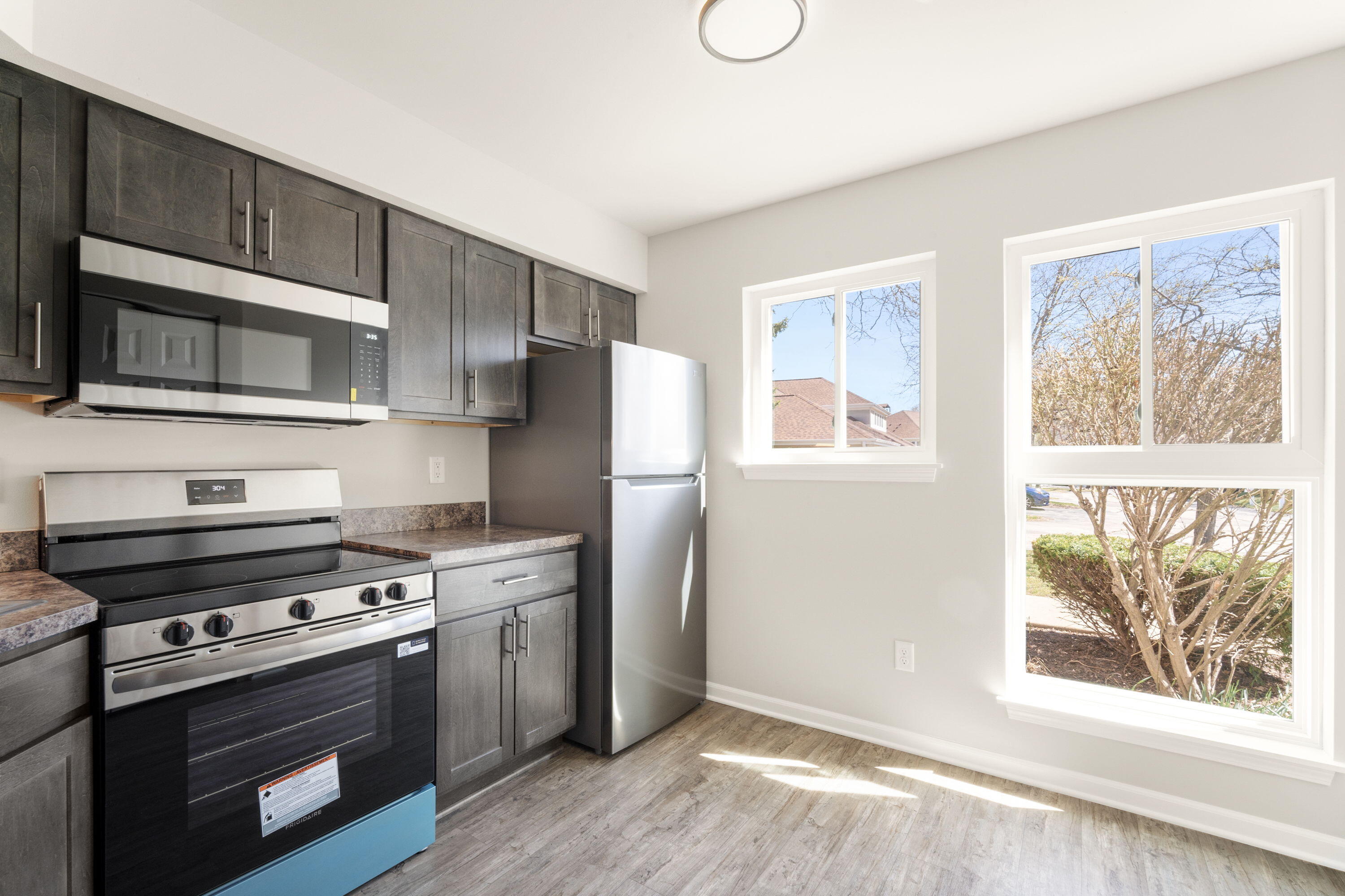 863 West Puetz Road Oak Creek, WI 53154 - Photo 7 of 18 Kitchen - Lots of Natural Light