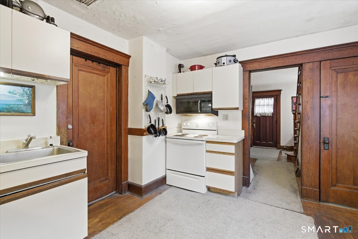 93 Cannon Street Hamden, CT 06518 - Photo 8 of 38