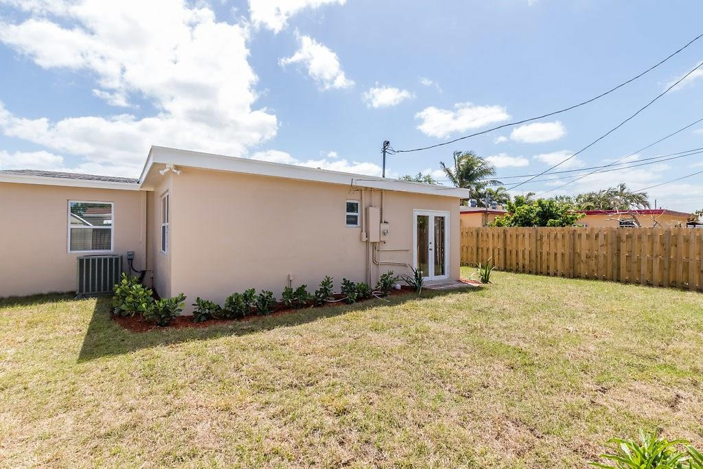 541 Beech Road West Palm Beach, FL 33409 - Photo 28 of 35 Photo 28