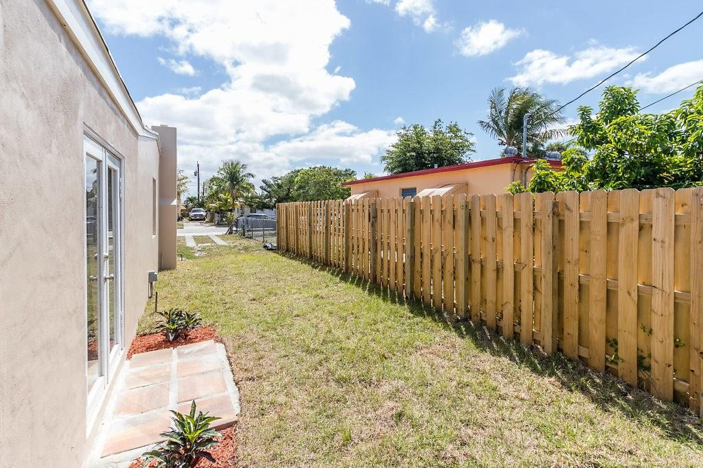 541 Beech Road West Palm Beach, FL 33409 - Photo 32 of 35 Photo 32