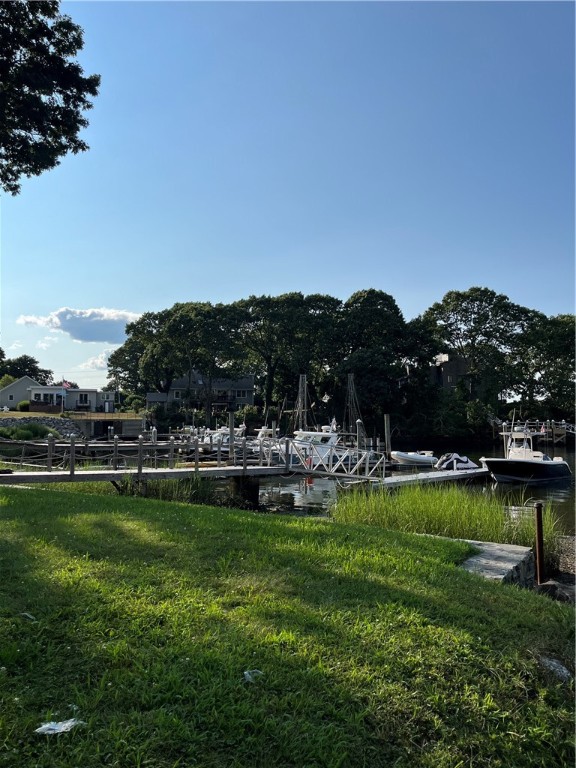 7 Spring Cove Road Narragansett, RI 02882 - Photo 15 of 19