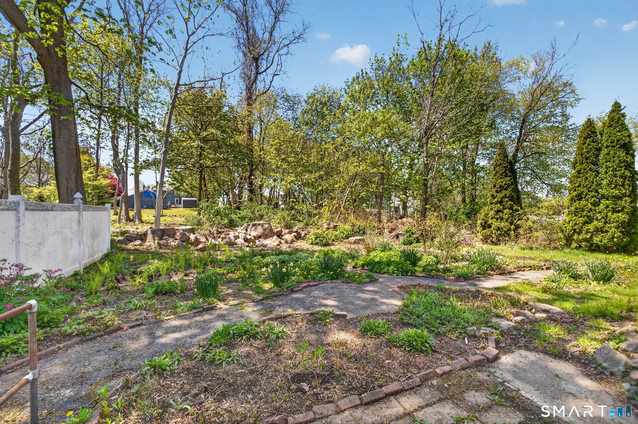19 High Street Groton, CT 06340 - Photo 34 of 38 a view of yard