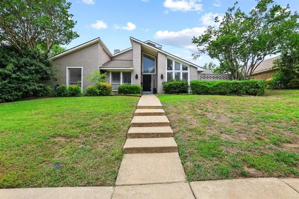 $420,000 | 1925 Country Club Drive, Plano, TX 75074