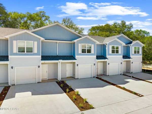 $2,300 | 41 South Main Deck Drive, Freeport, FL 32439