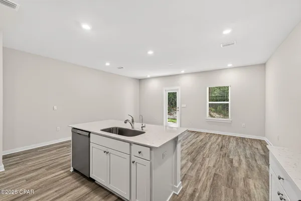 $2,300 | 41 South Main Deck Drive, Freeport, FL 32439