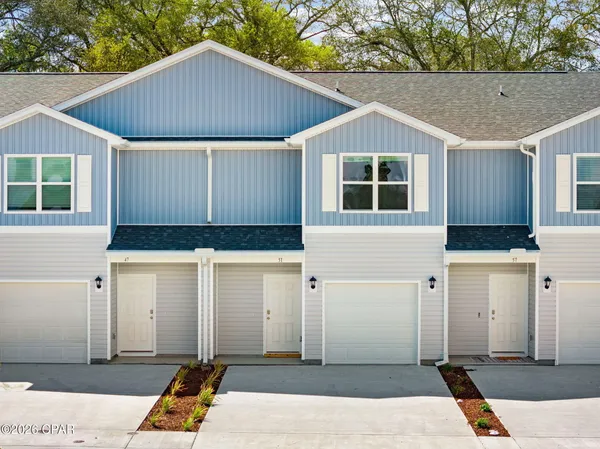 $2,300 | 41 South Main Deck Drive, Freeport, FL 32439