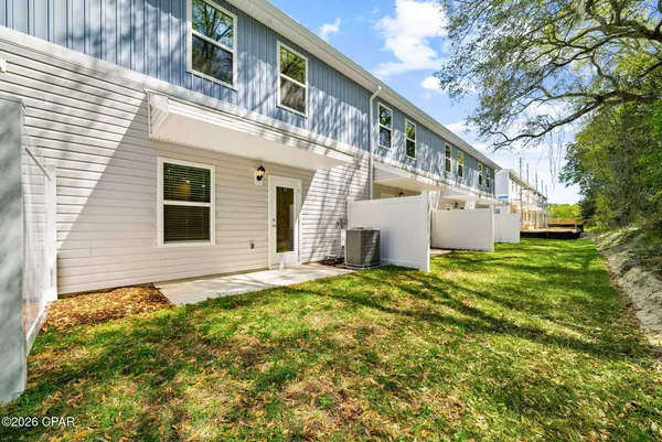 $2,300 | 41 South Main Deck Drive, Freeport, FL 32439