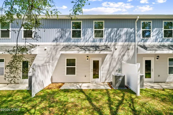 $2,300 | 41 South Main Deck Drive, Freeport, FL 32439