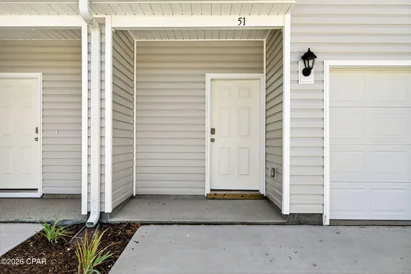 $2,300 | 41 South Main Deck Drive, Freeport, FL 32439