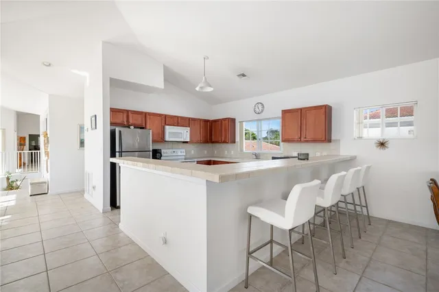 $299,000 | 524 7th Square Southwest, Unit 201, Vero Beach, FL 32962