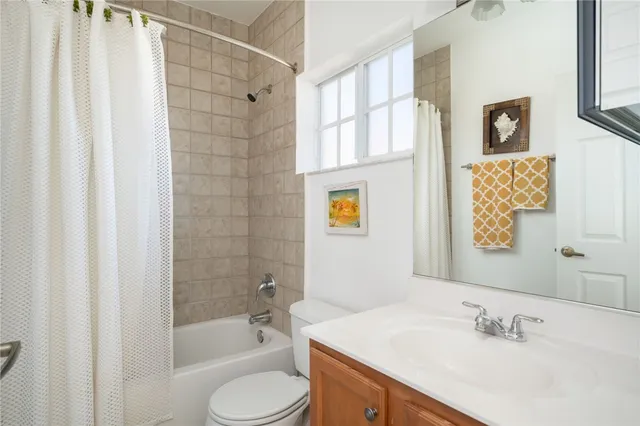 $299,000 | 524 7th Square Southwest, Unit 201, Vero Beach, FL 32962