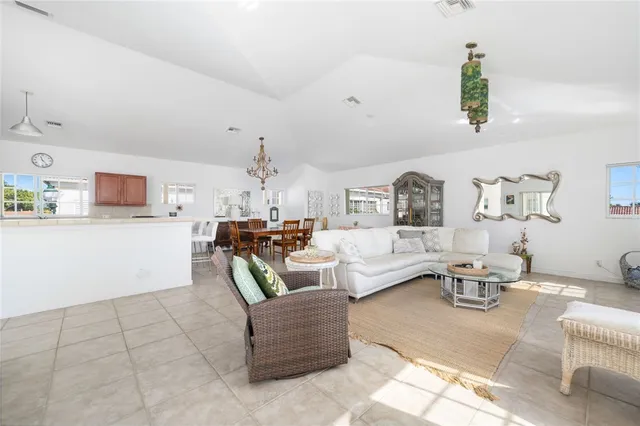 $299,000 | 524 7th Square Southwest, Unit 201, Vero Beach, FL 32962