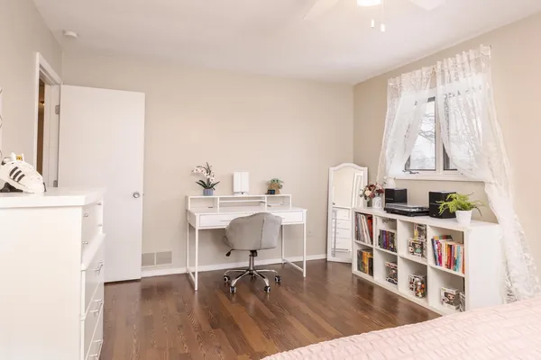 $235,000 | 1202 4h Park Road, Pontiac, IL 61764