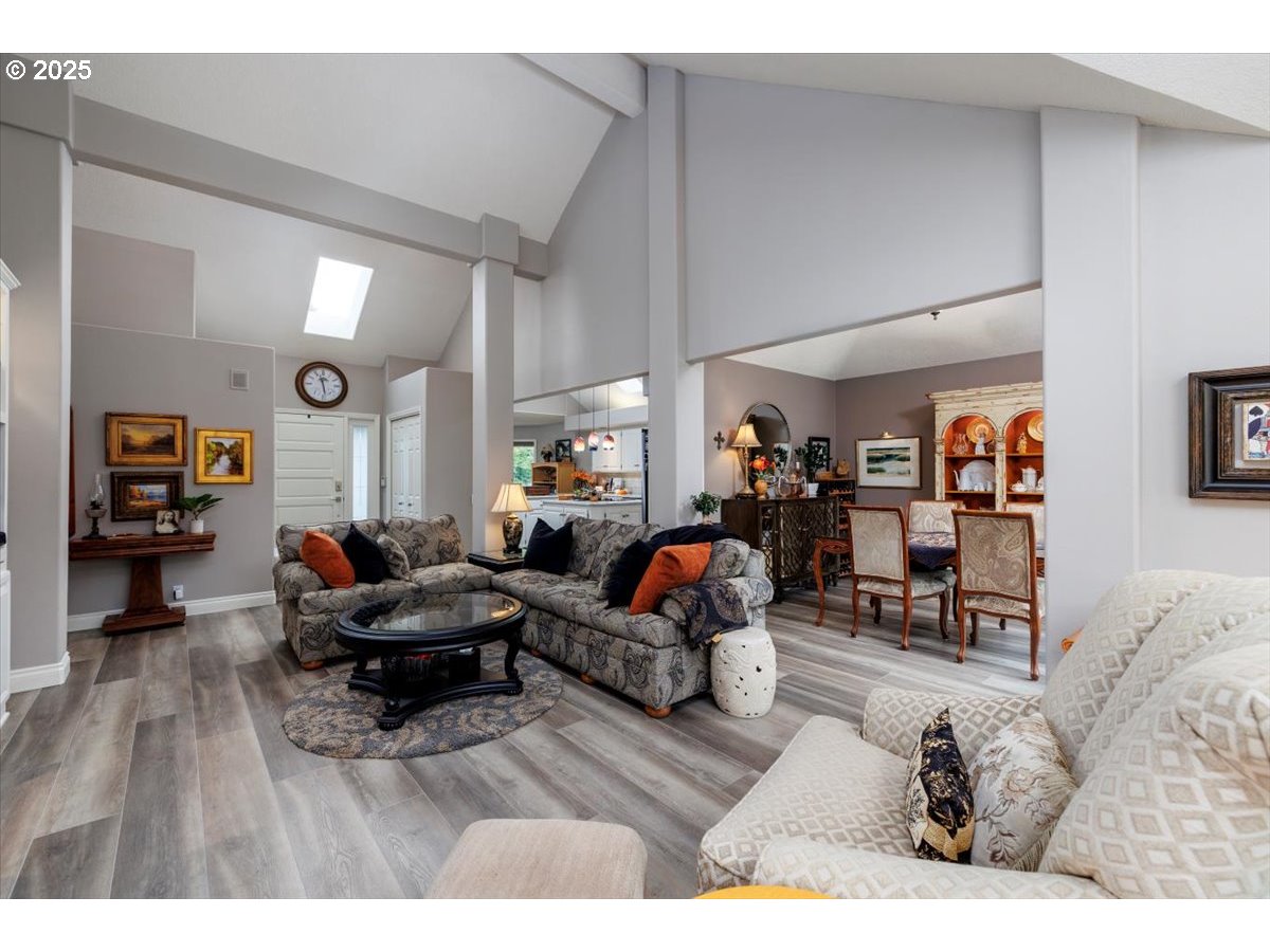 7463 Southwest Lakeside Loop Wilsonville, OR 97070 - Photo 11 of 48 Gallery Image 11