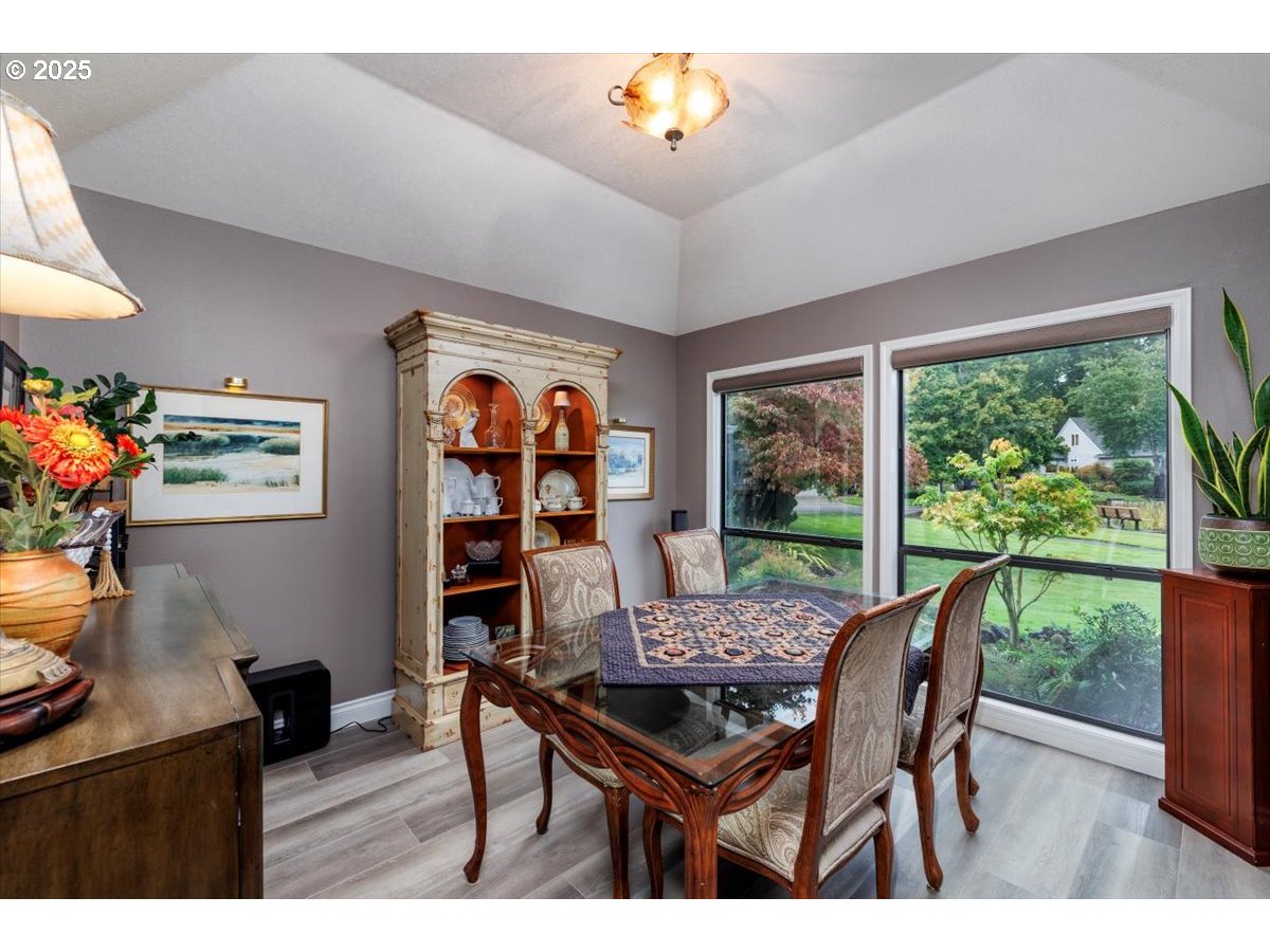 7463 Southwest Lakeside Loop Wilsonville, OR 97070 - Photo 12 of 48 Gallery Image 12