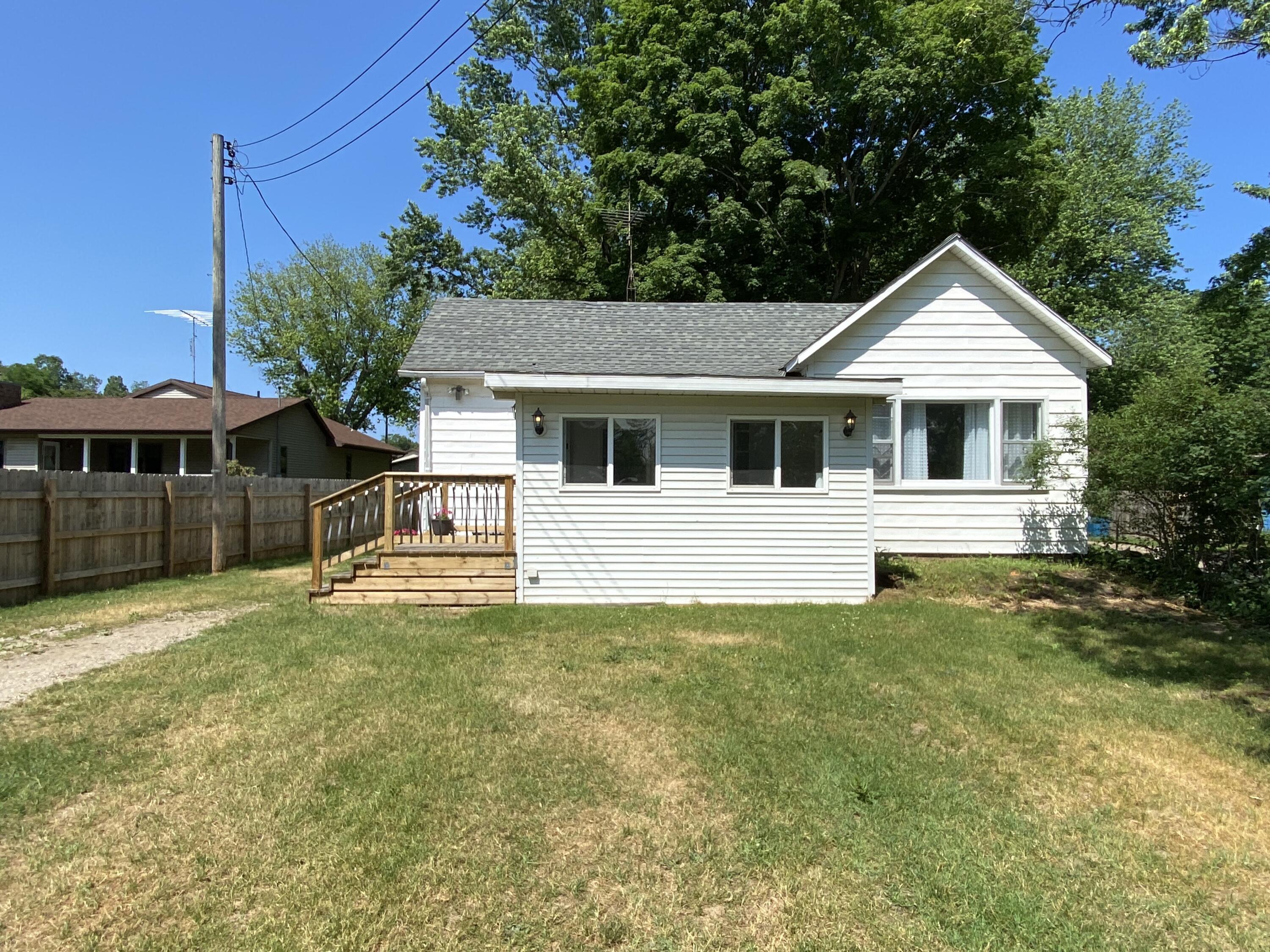 7540 Jericho Road Bridgman, MI 49106 - Photo 1 of 25 IMG_3891