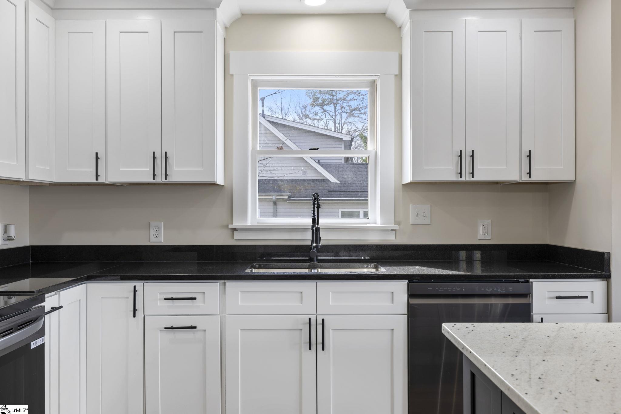 209 Bennington Way Greer, SC 29650 - Photo 13 of 35 Gallery Image 13