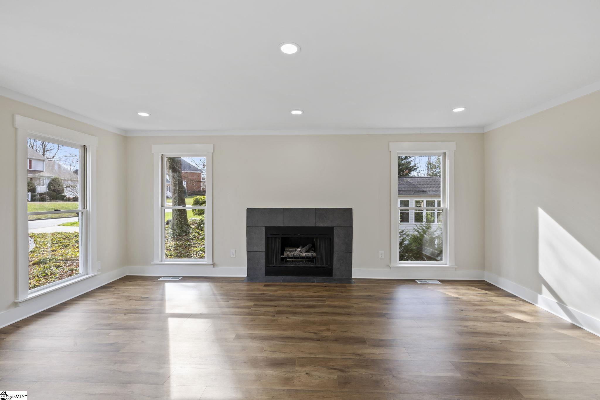 209 Bennington Way Greer, SC 29650 - Photo 9 of 35 Gallery Image 9