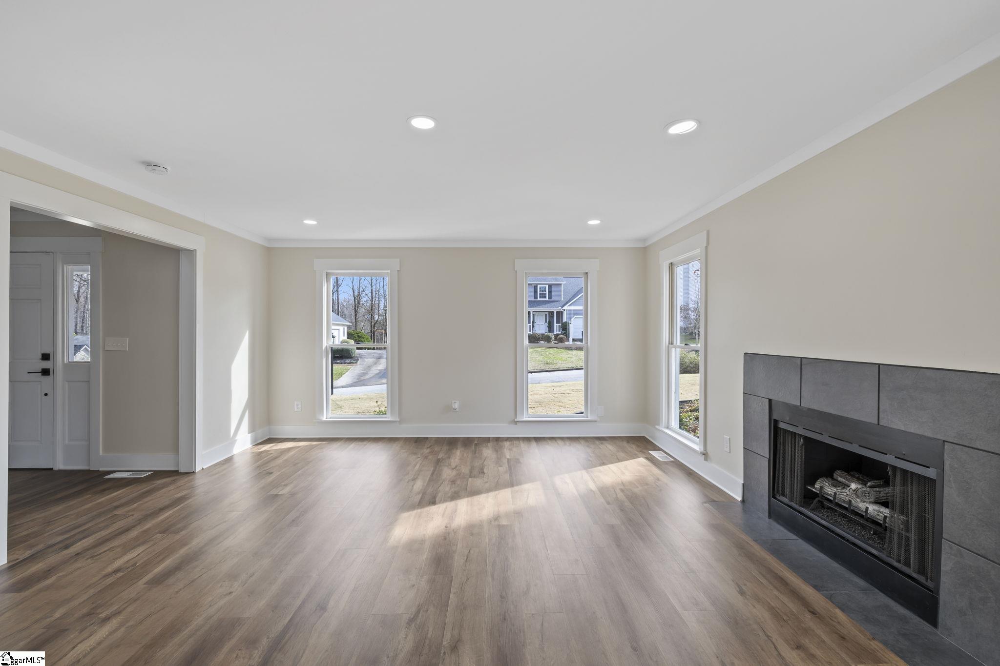 209 Bennington Way Greer, SC 29650 - Photo 10 of 35 Gallery Image 10