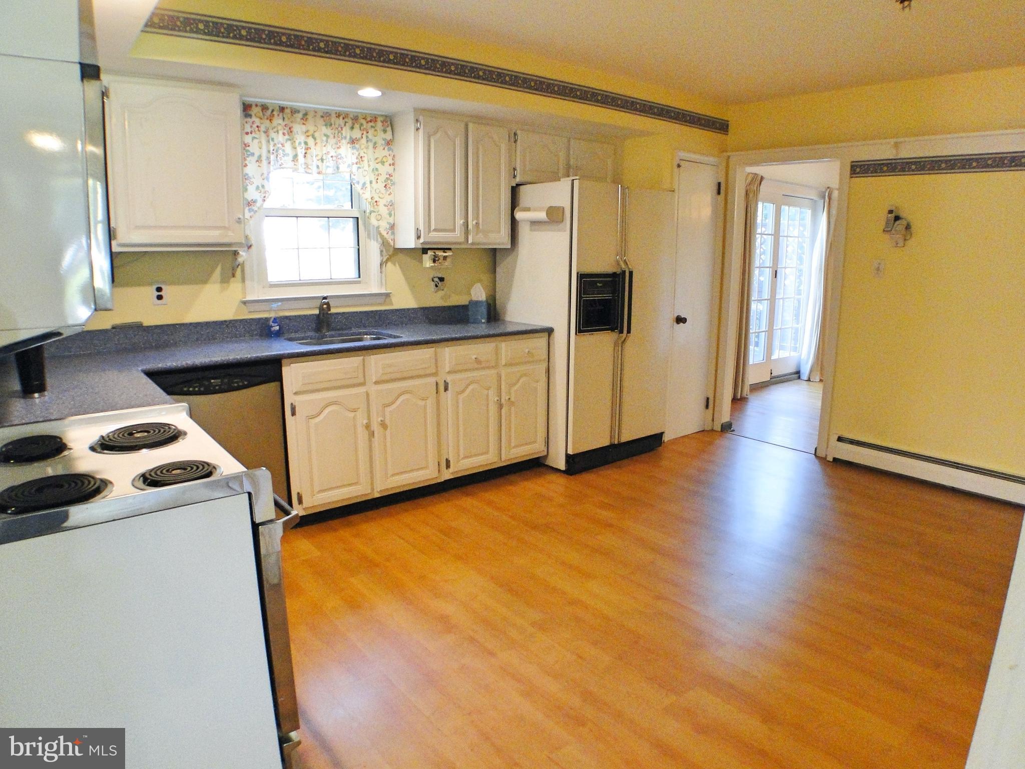 1531 Overhill Road West Chester, PA 19382 - Photo 11 of 36 1531 Overhill Rd West Chester - Kitchen