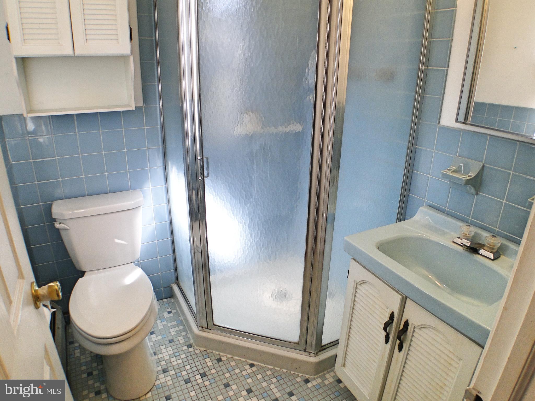 1531 Overhill Road West Chester, PA 19382 - Photo 16 of 36 1531 Overhill Rd West Chester - primary BR bath