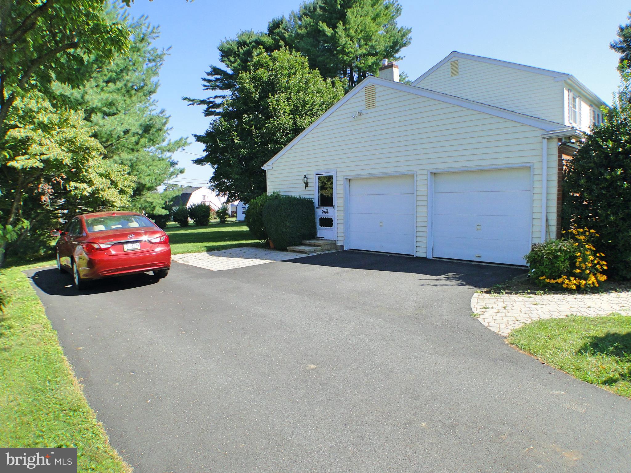 1531 Overhill Road West Chester, PA 19382 - Photo 33 of 36 1531 Overhill Rd West Chester - side entry garage