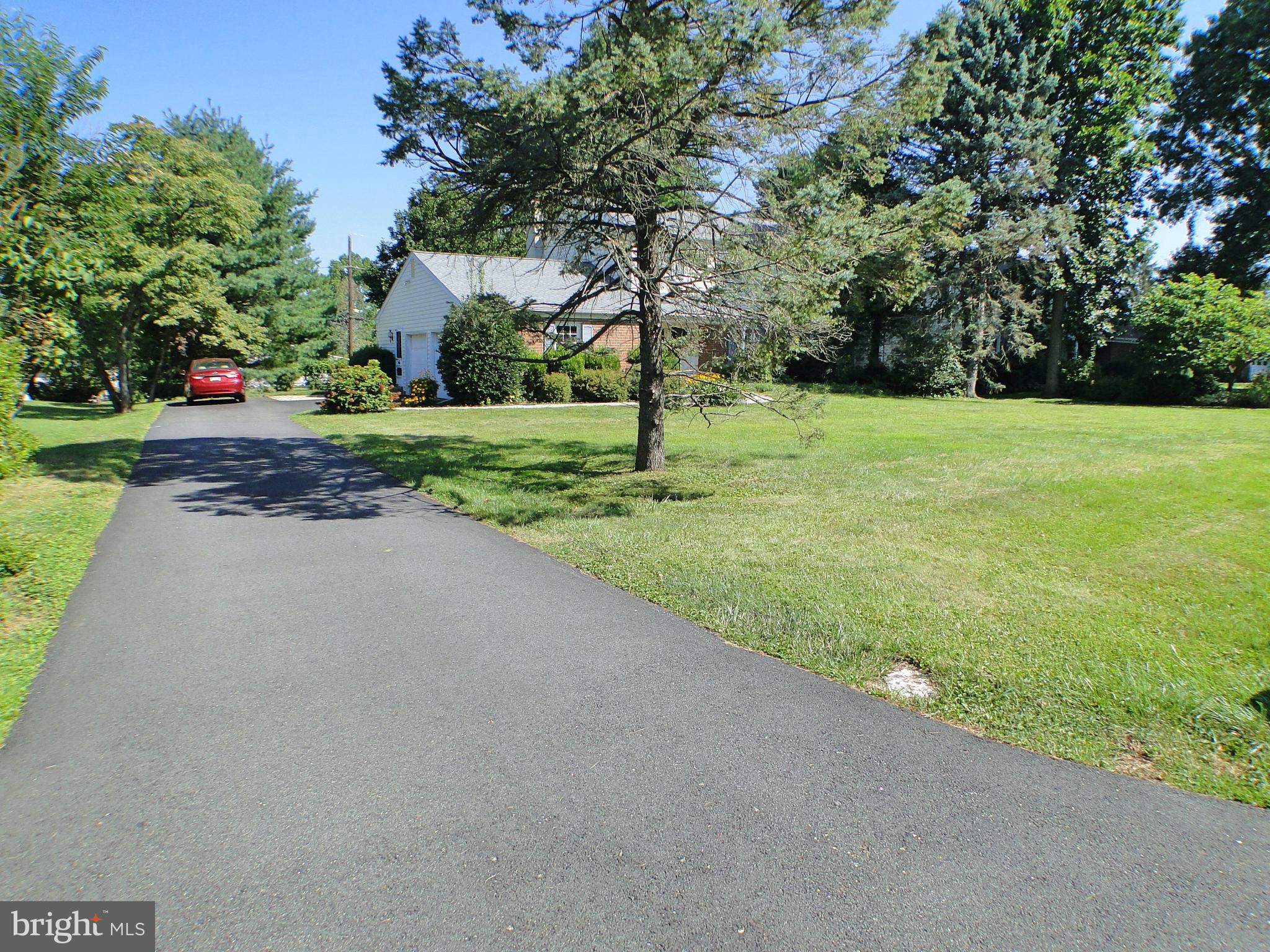 1531 Overhill Road West Chester, PA 19382 - Photo 35 of 36 1531 Overhill Rd West Chester - driveway