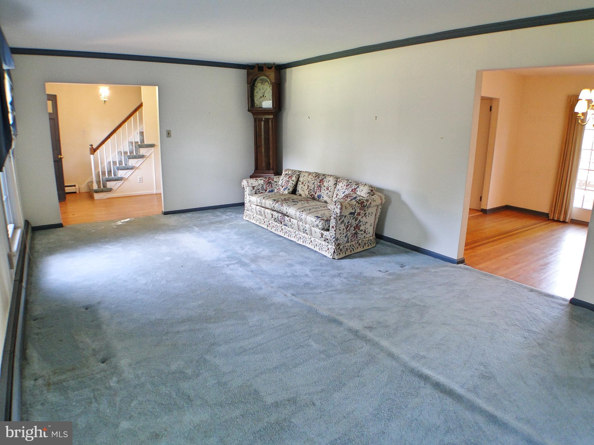 1531 Overhill Road West Chester, PA 19382 - Photo 5 of 36 1531 Overhill Rd West Chester - Living Room