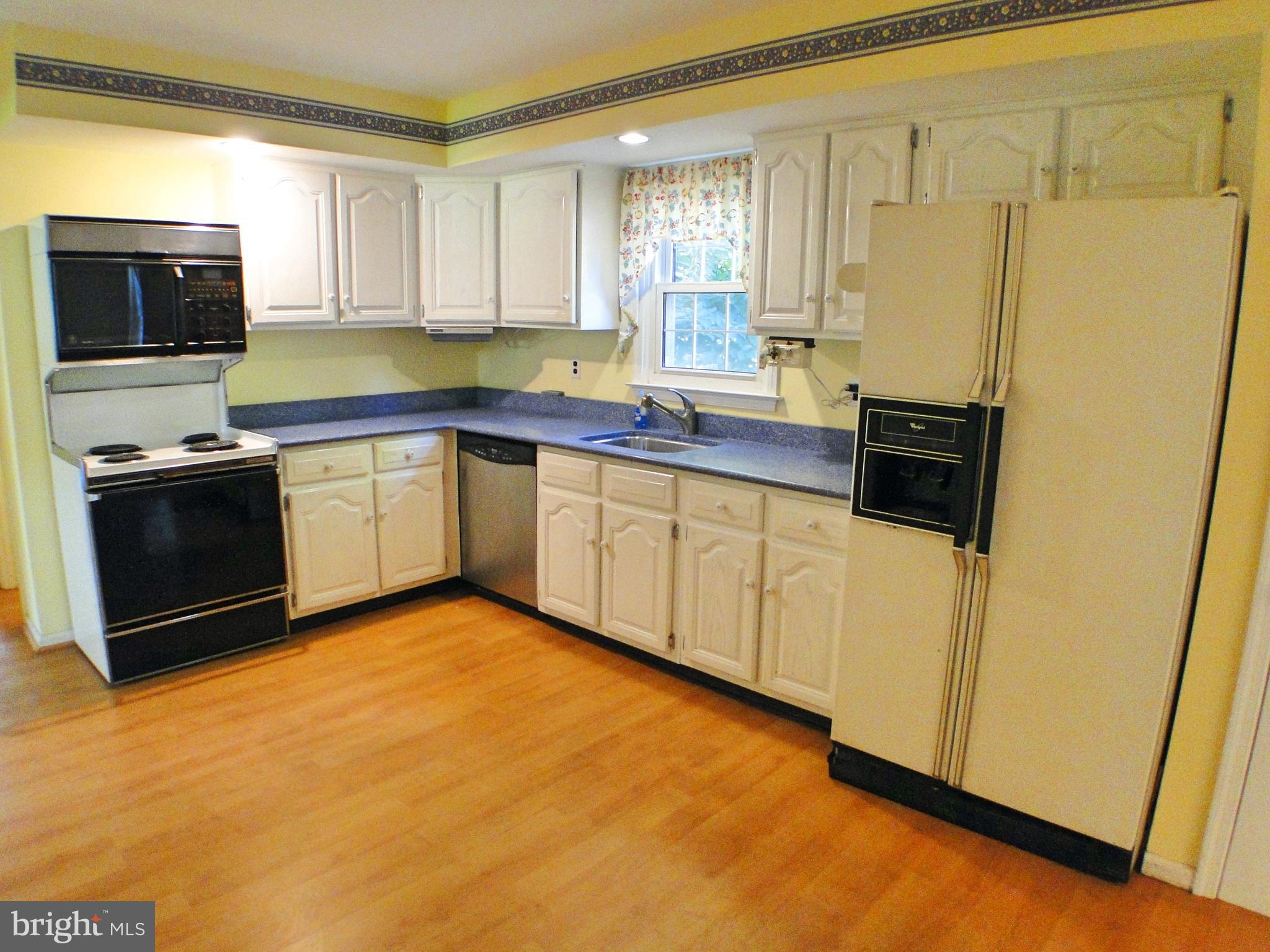 1531 Overhill Road West Chester, PA 19382 - Photo 10 of 36 1531 Overhill Rd West Chester - Kitchen