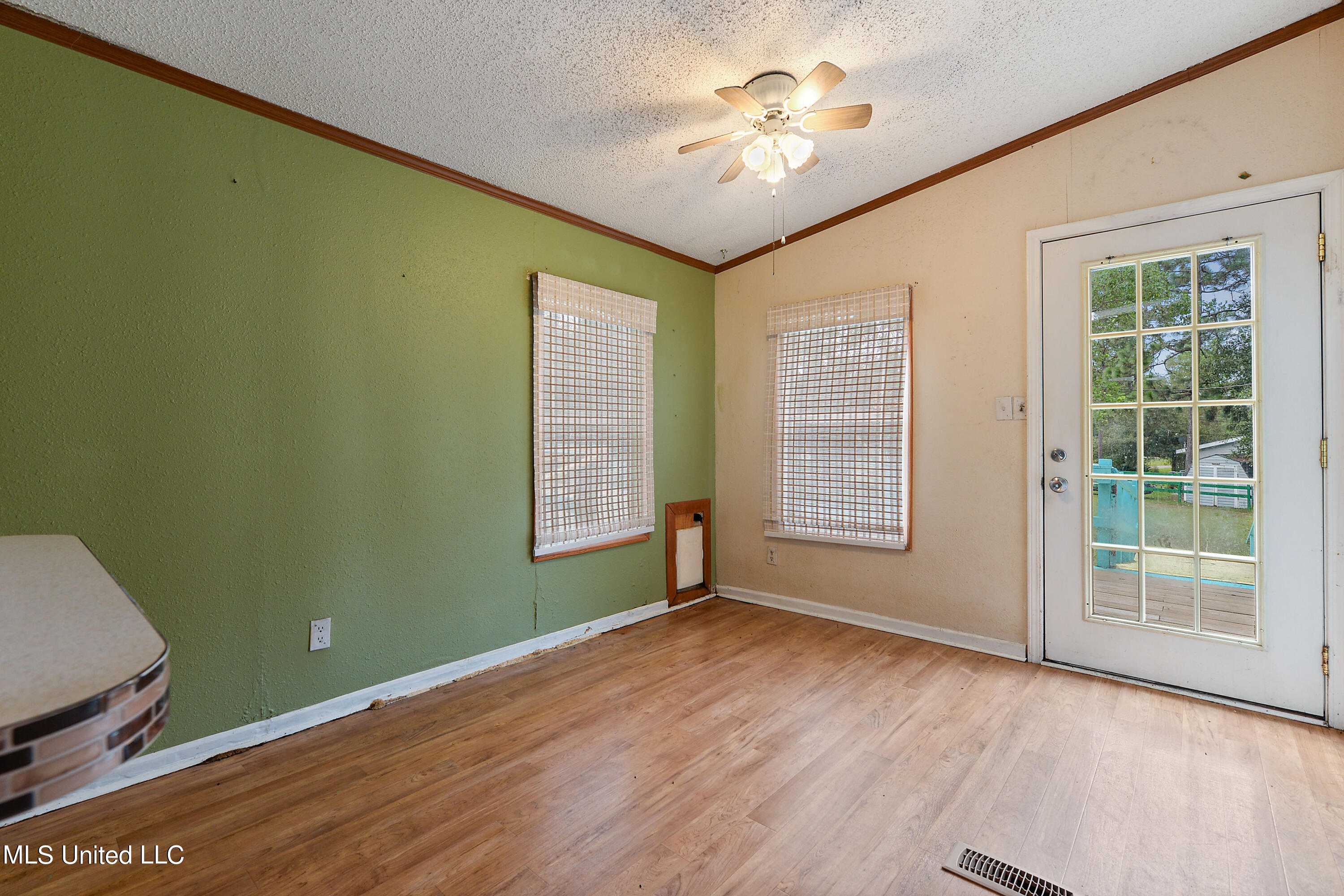 11268 Allen Road Biloxi, MS 39532 - Photo 13 of 29 013 (1)
