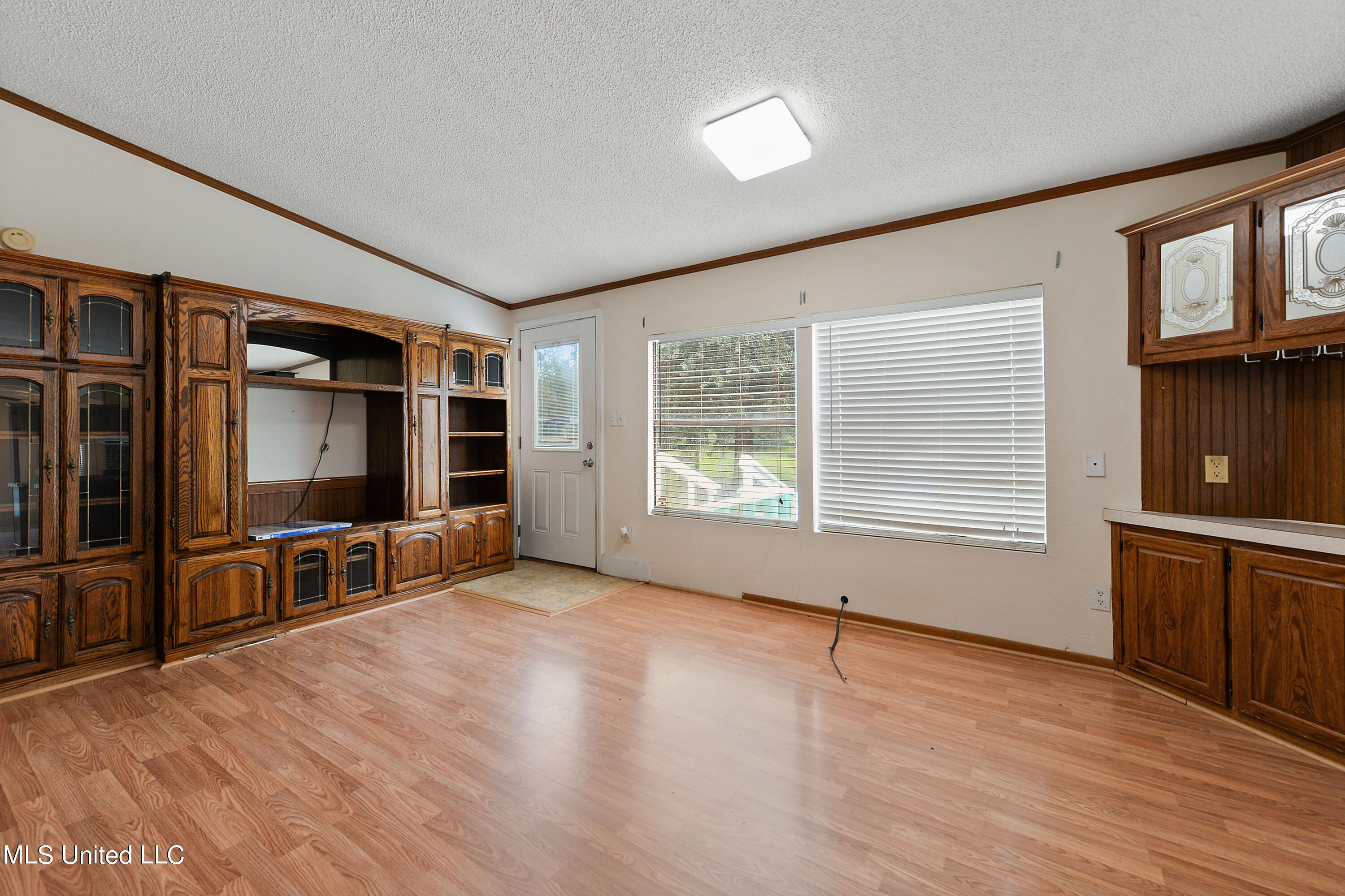11268 Allen Road Biloxi, MS 39532 - Photo 8 of 29 008 (1)