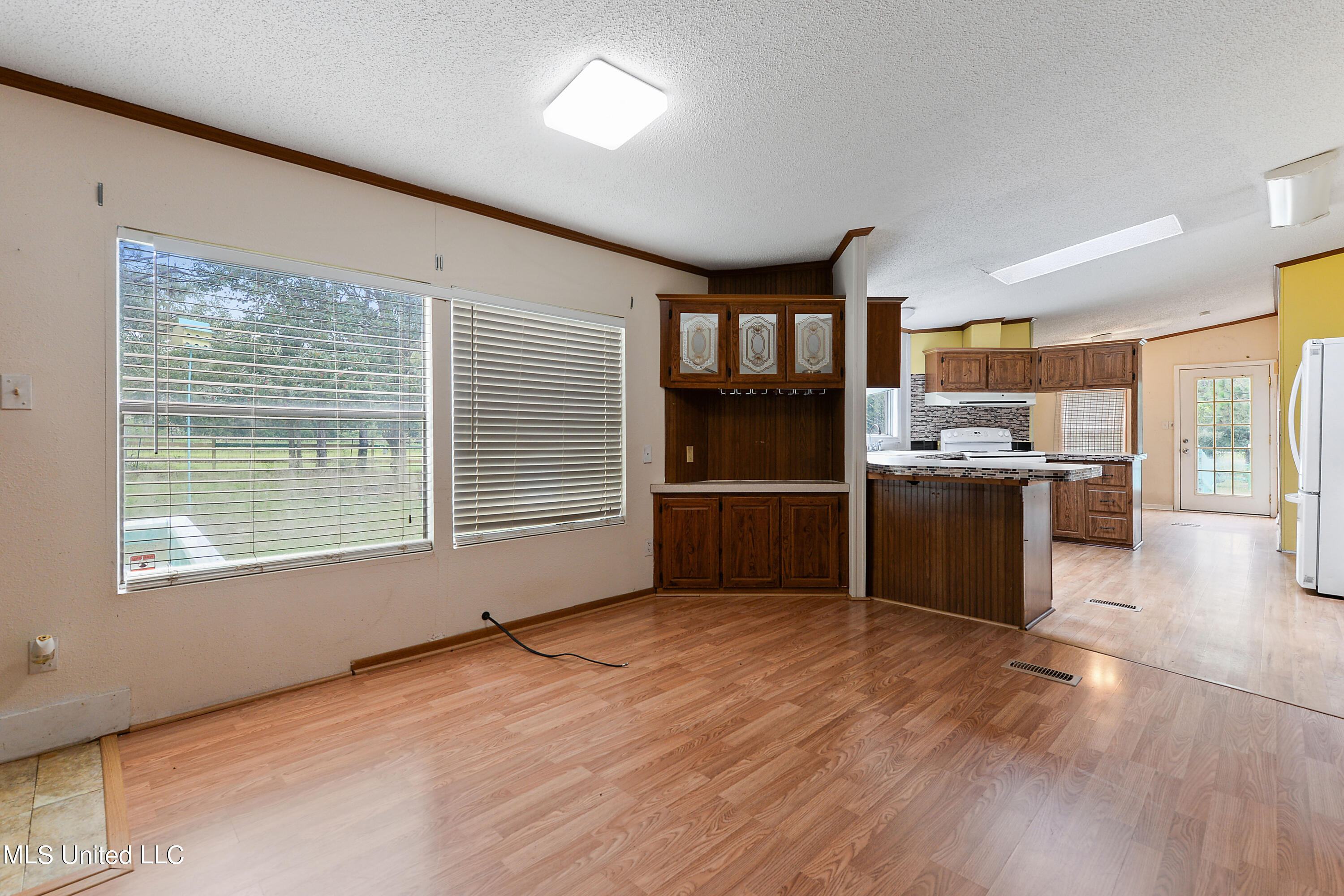 11268 Allen Road Biloxi, MS 39532 - Photo 9 of 29 009
