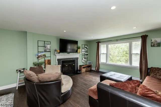 $623,000 | 3 Fieldcrest Drive, Hackettstown, NJ 07840