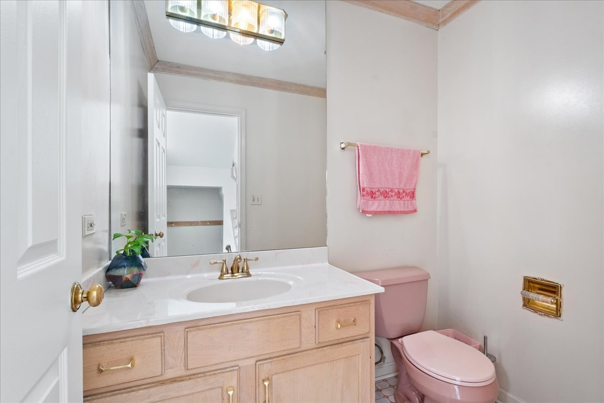 5332 Fairview Lane Skokie, IL 60077 - Photo 12 of 28