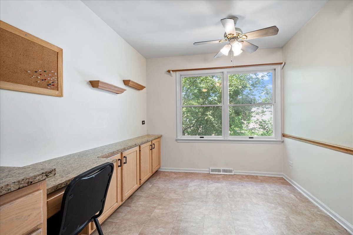 5332 Fairview Lane Skokie, IL 60077 - Photo 15 of 28