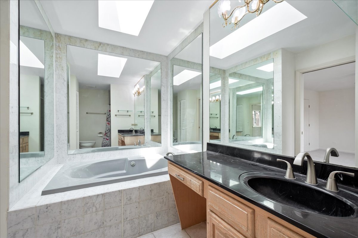 5332 Fairview Lane Skokie, IL 60077 - Photo 20 of 28