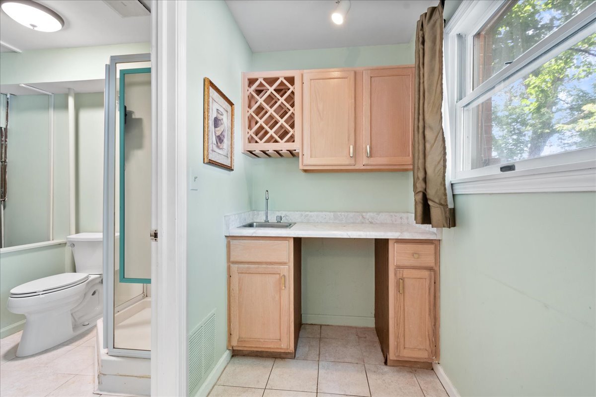 5332 Fairview Lane Skokie, IL 60077 - Photo 21 of 28