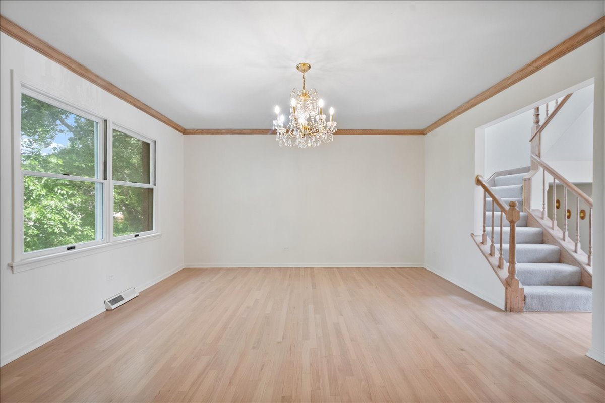 5332 Fairview Lane Skokie, IL 60077 - Photo 6 of 28