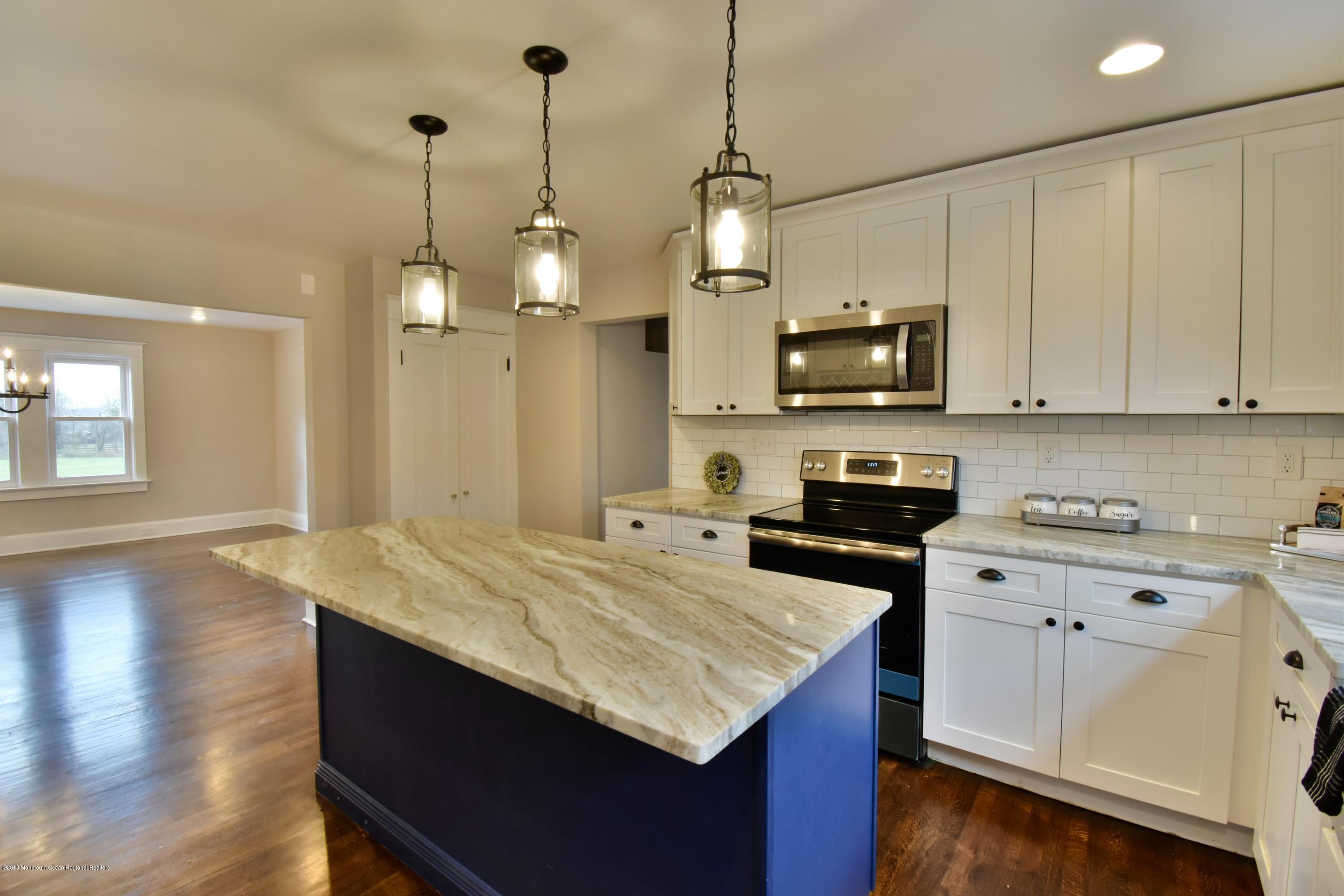 166 Burlington Path Road Cream Ridge, NJ 08514 - Photo 14 of 22 Inside Kitchen