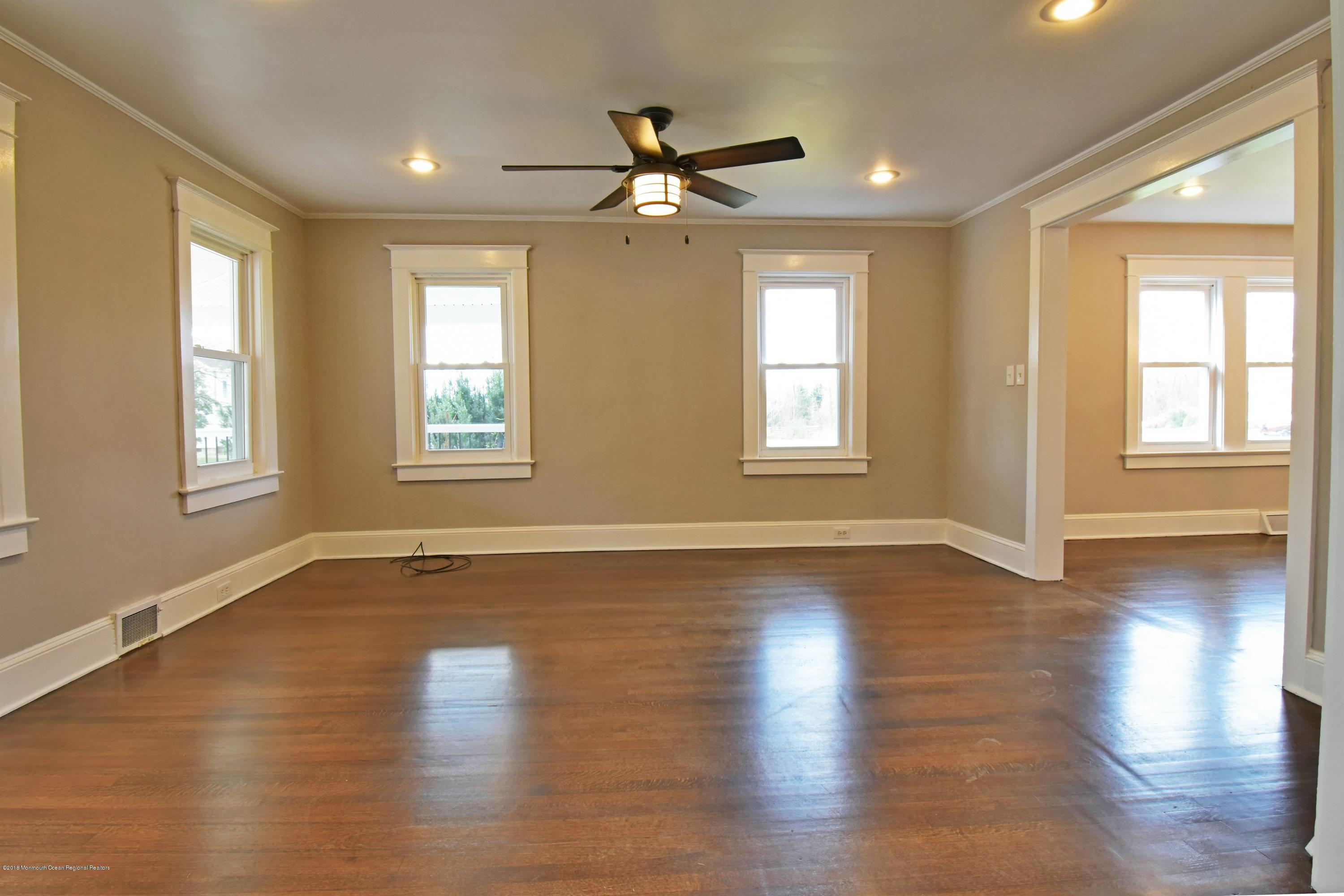 166 Burlington Path Road Cream Ridge, NJ 08514 - Photo 6 of 22 Living Room
