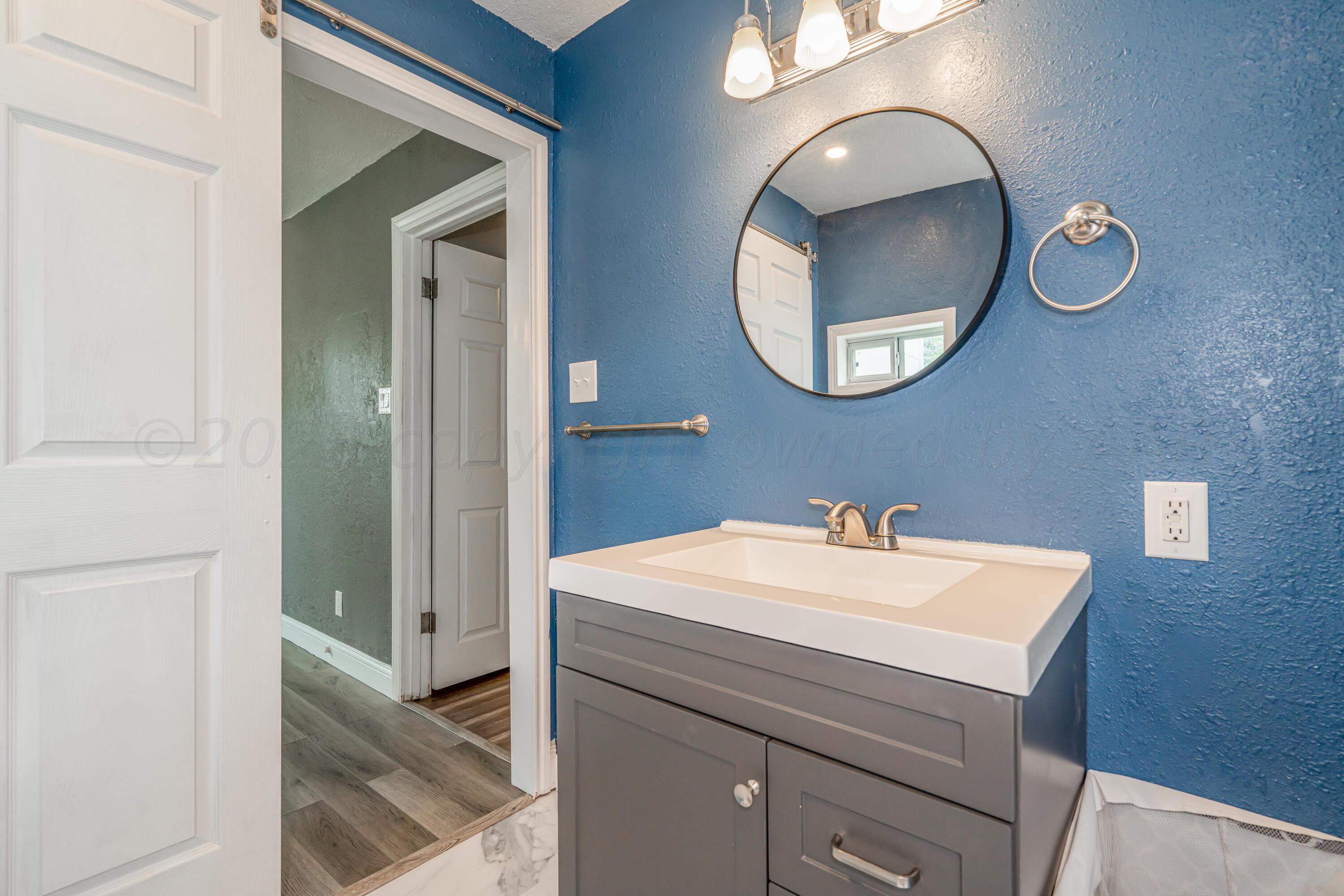 3803 South Jackson Street Amarillo, TX 79110 - Photo 14 of 23 3803 S Jackson-14 BATHROOM 1
