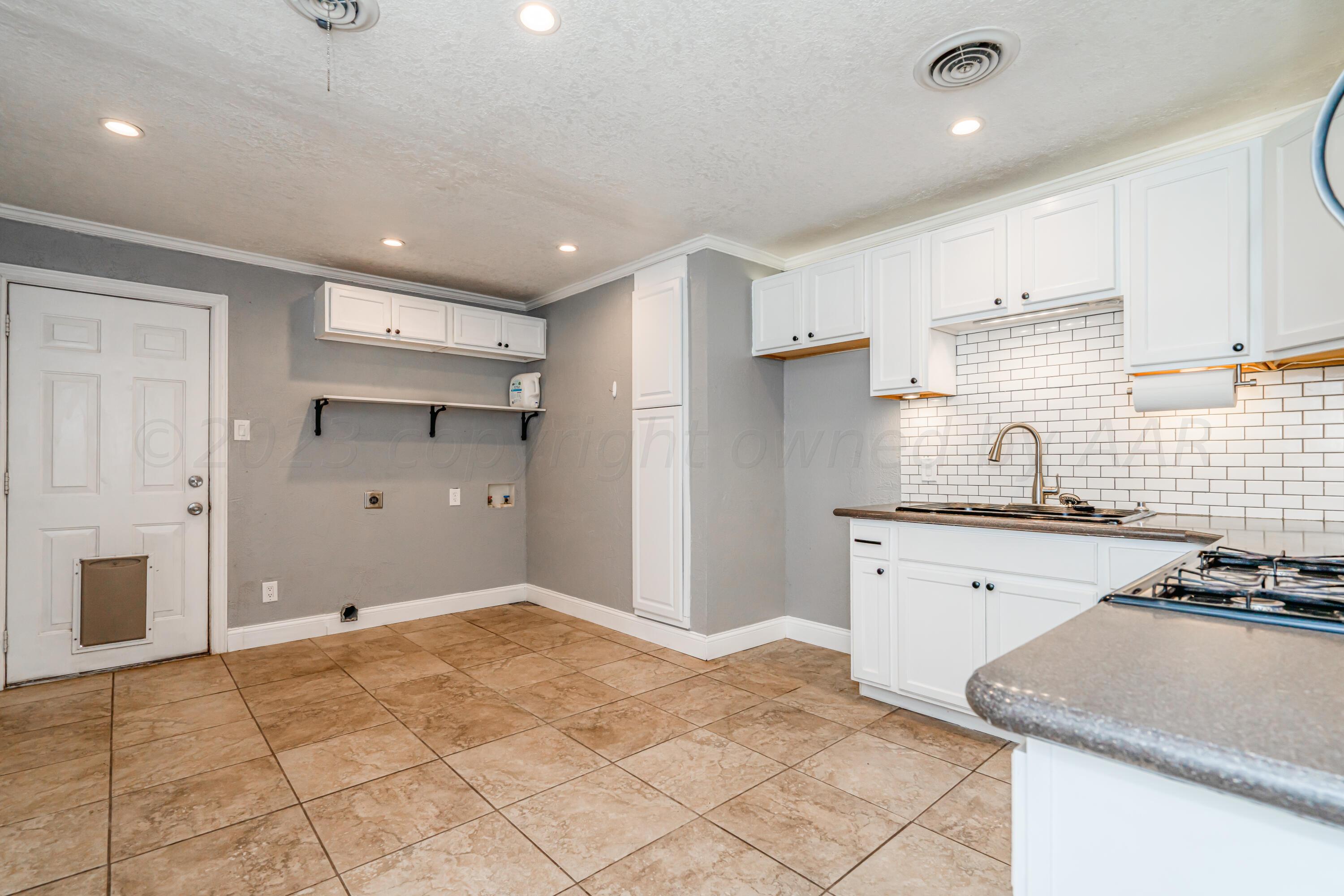 3803 South Jackson Street Amarillo, TX 79110 - Photo 7 of 23 3803 S Jackson-8 KITCHEN