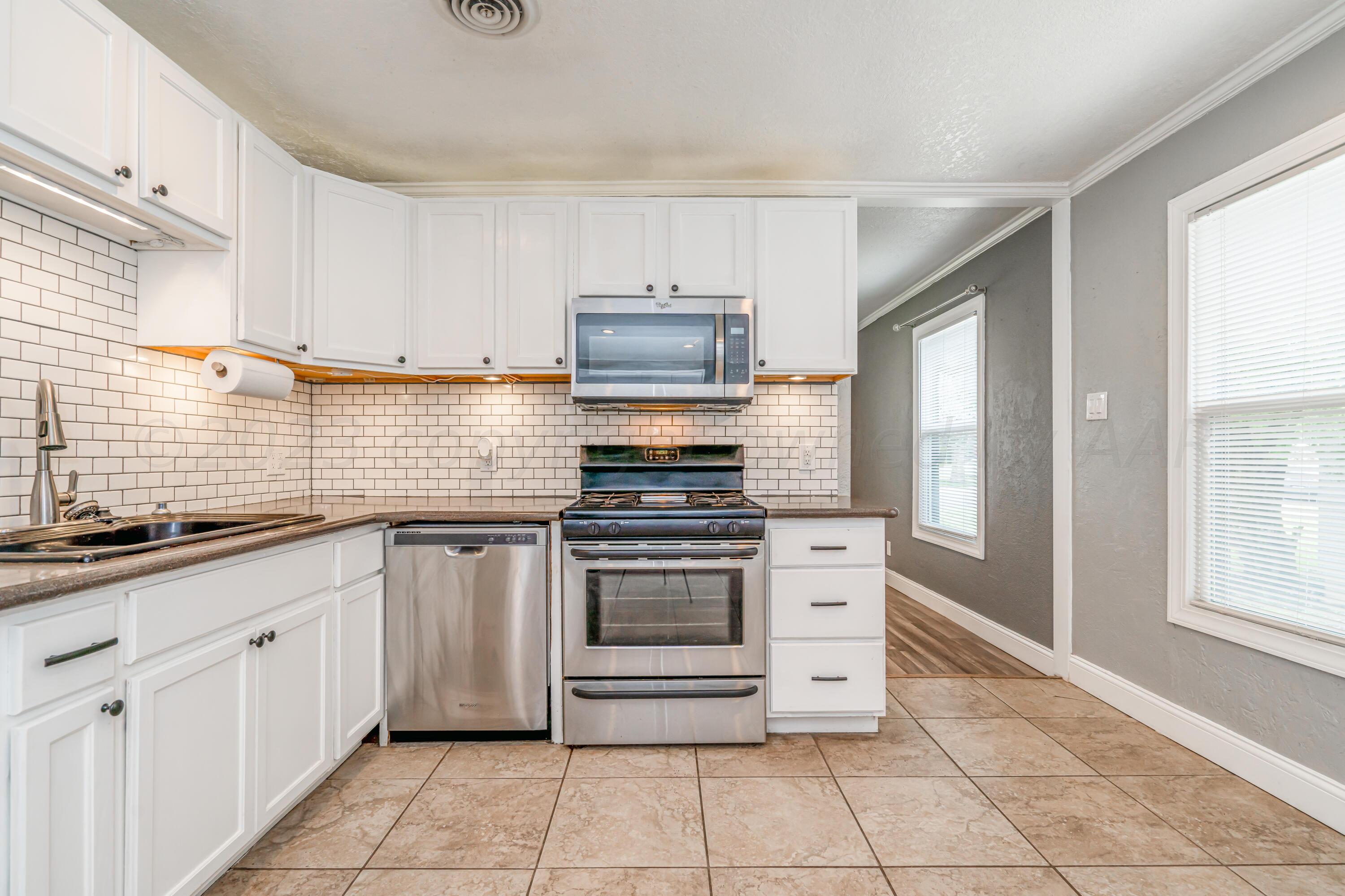 3803 South Jackson Street Amarillo, TX 79110 - Photo 10 of 23 3803 S Jackson-11 KITCHEN